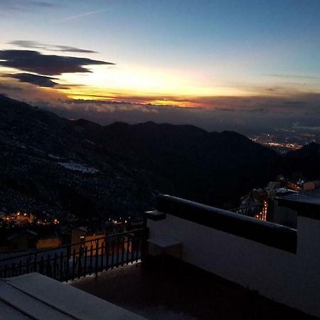 Duplex En Edificio Ginebra Lägenhet Sierra Nevada Exteriör bild